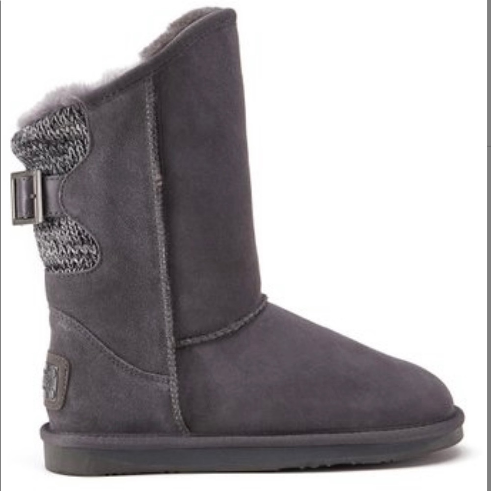 Australia Luxe Collection size 7 brand new with tags.